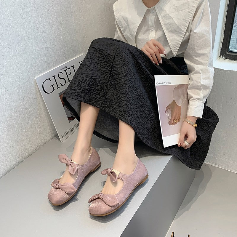 New Korean Super Chic Gentle And Cute Bow Flat Heel Grandma Shoes For Autumn 2026