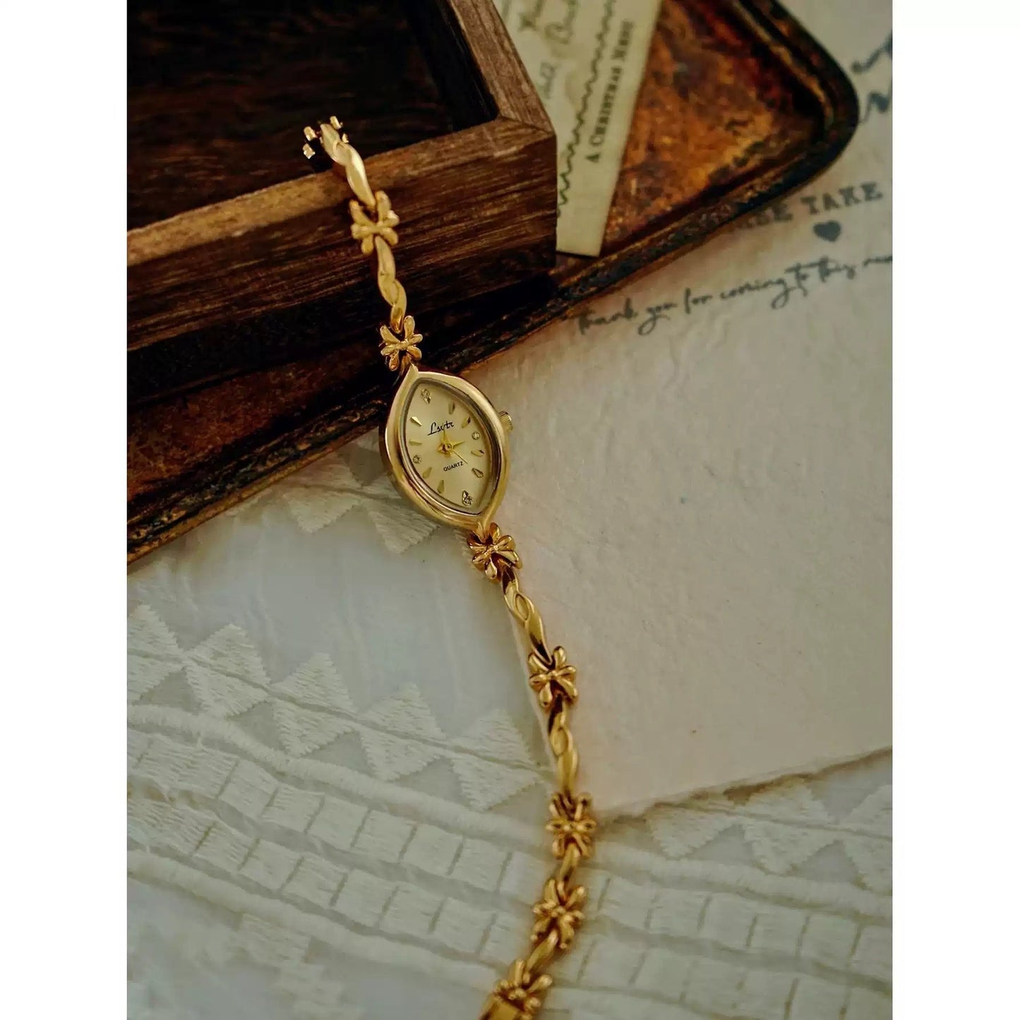 French-style Vintage Gold Small-dial Womens Wristwatch