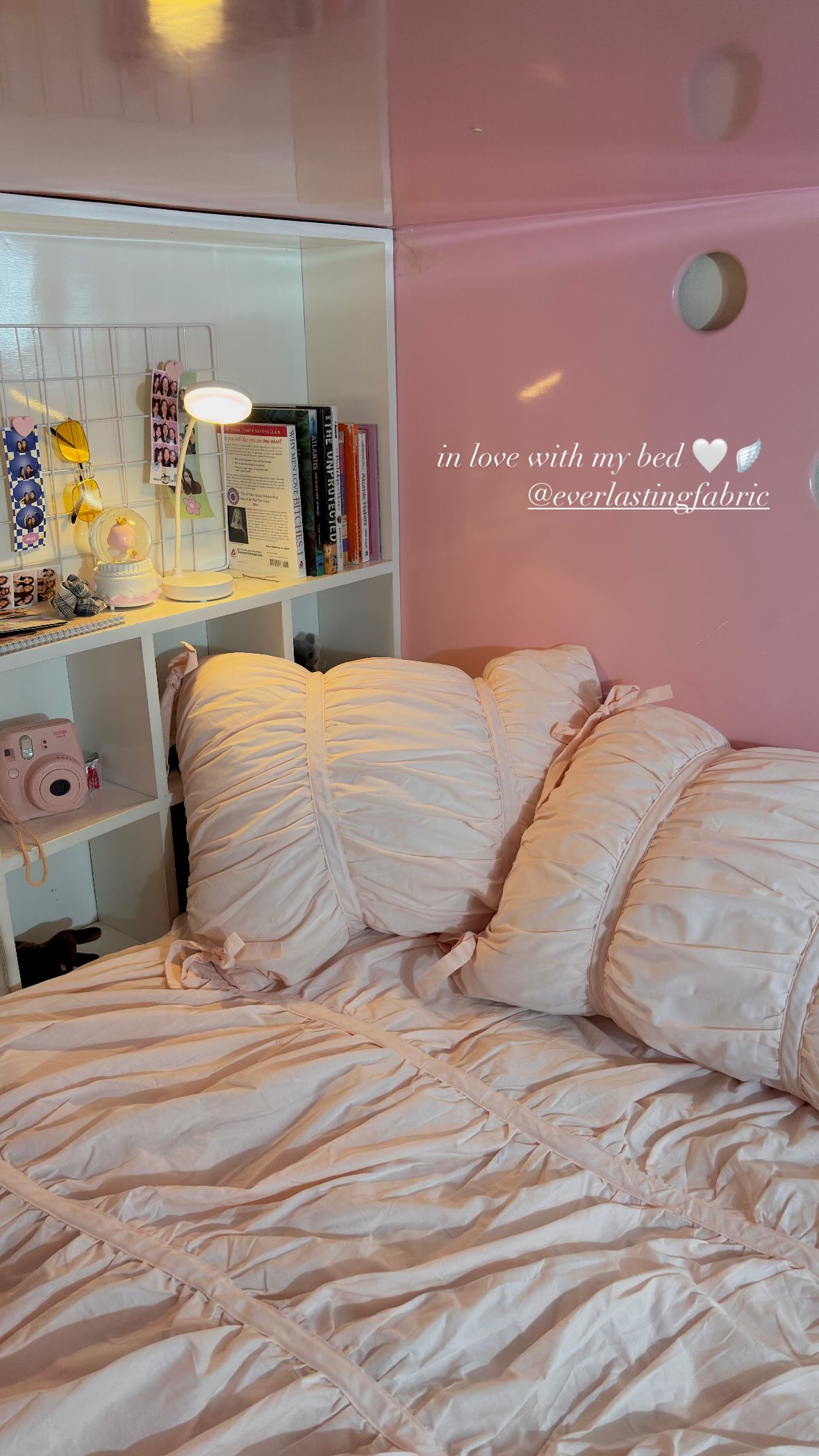 Coquette Ruffle Bedding Set with Ties / Pink