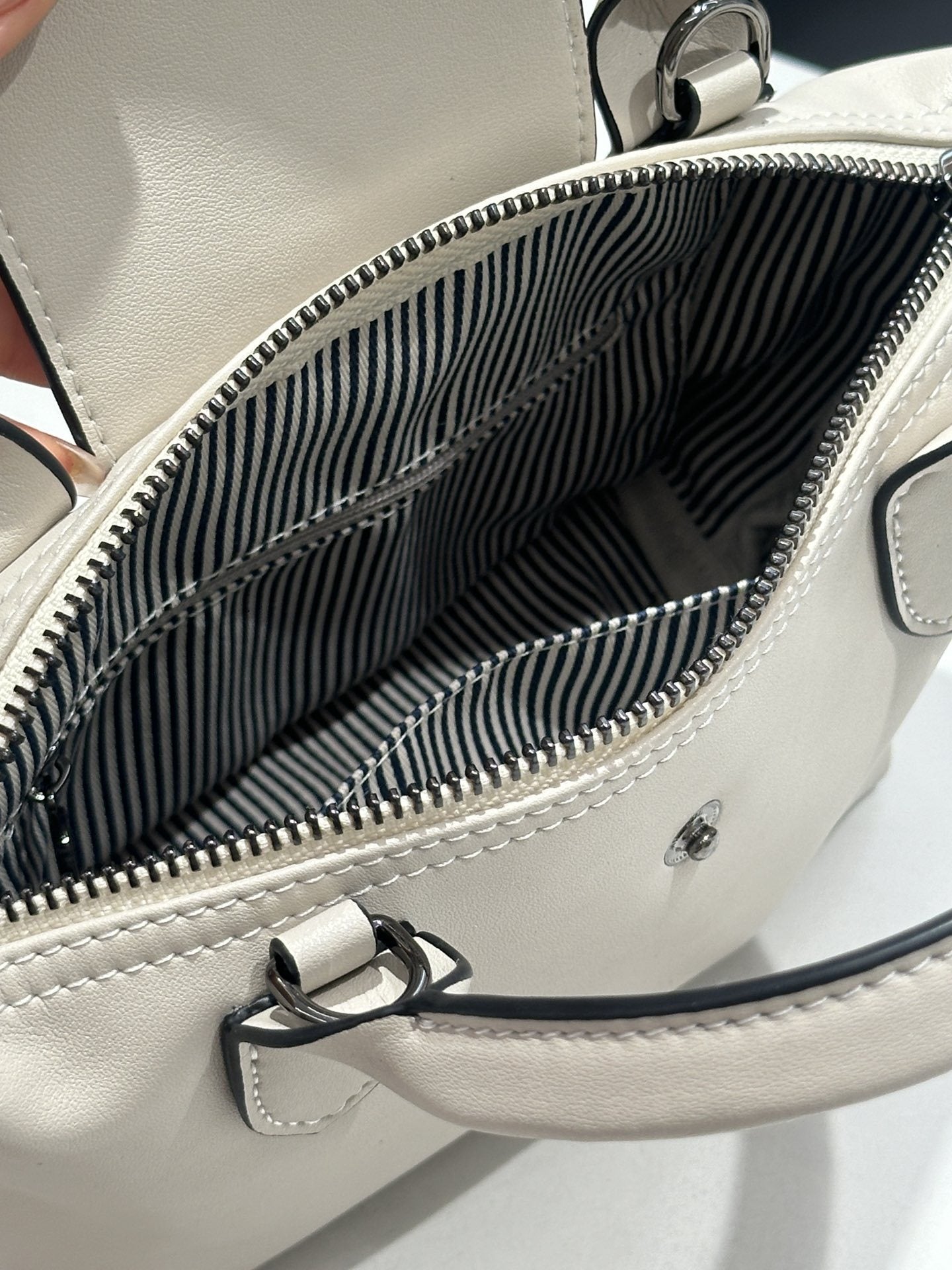 2026 New Genuine Leather Dumpling Bag For Women, Niche Design, Soft Leather Shoulder And Crossbody Mini Handbag