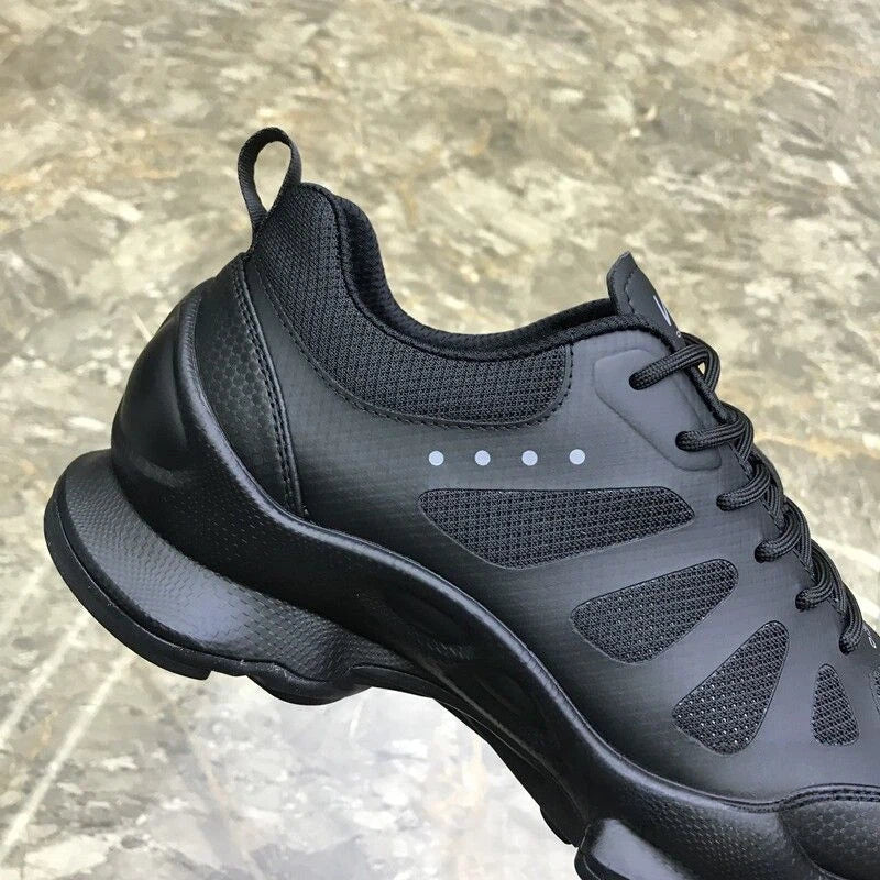 2026 Summer New Men's Casual Shoes, Fly Knit Mesh Breathable Sneakers, Black Lace-Up Platform Sole Versatile Trendy Footwear