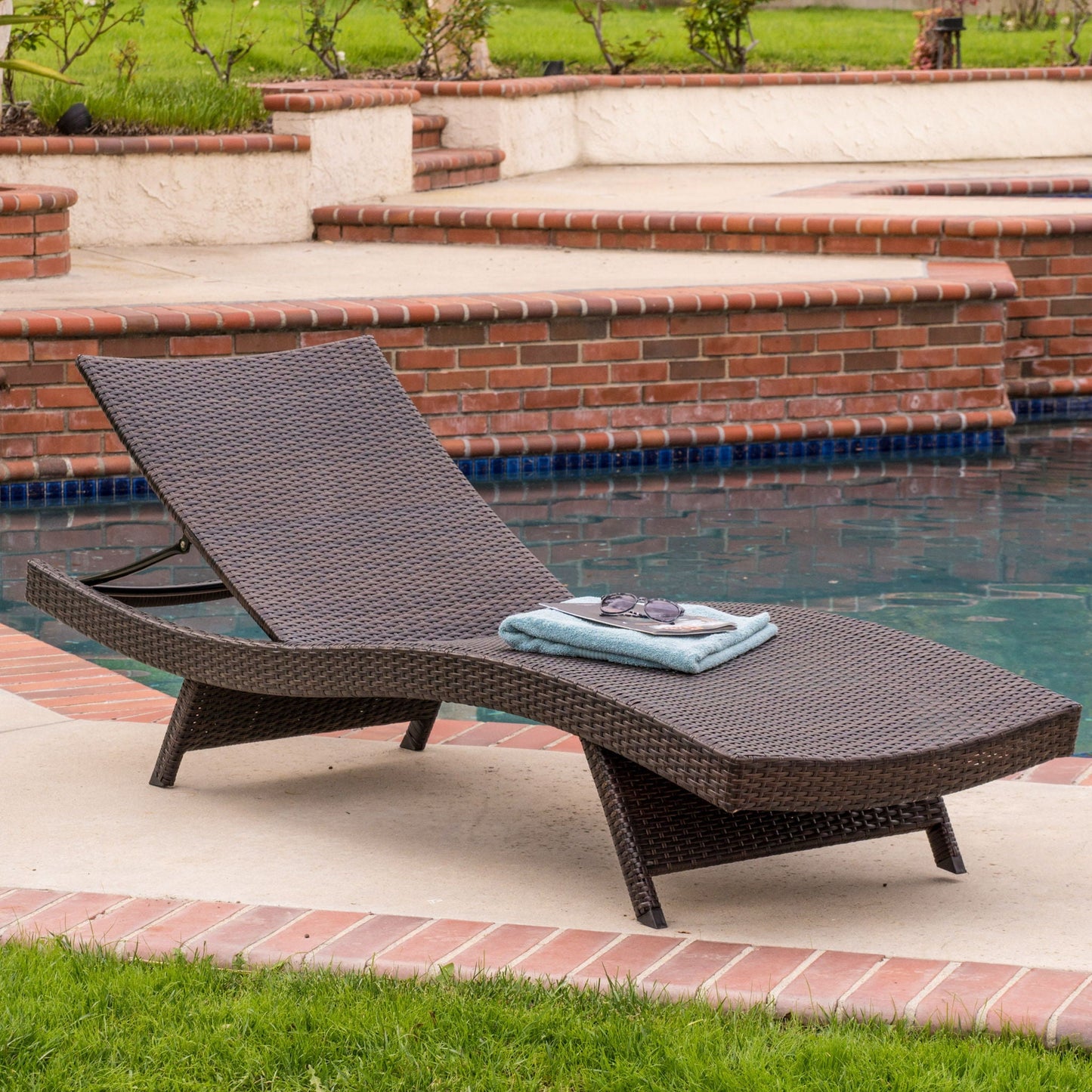 Kauai Modern Style PE Wicker Chaise Lounge - Brown Multi