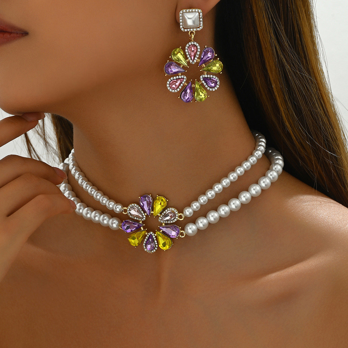 Cross-border Vintage Commute Style Women Jewelry Set, Floral Design Versatile Niche Premium Texture Beaded Matching Necklace & Earrings