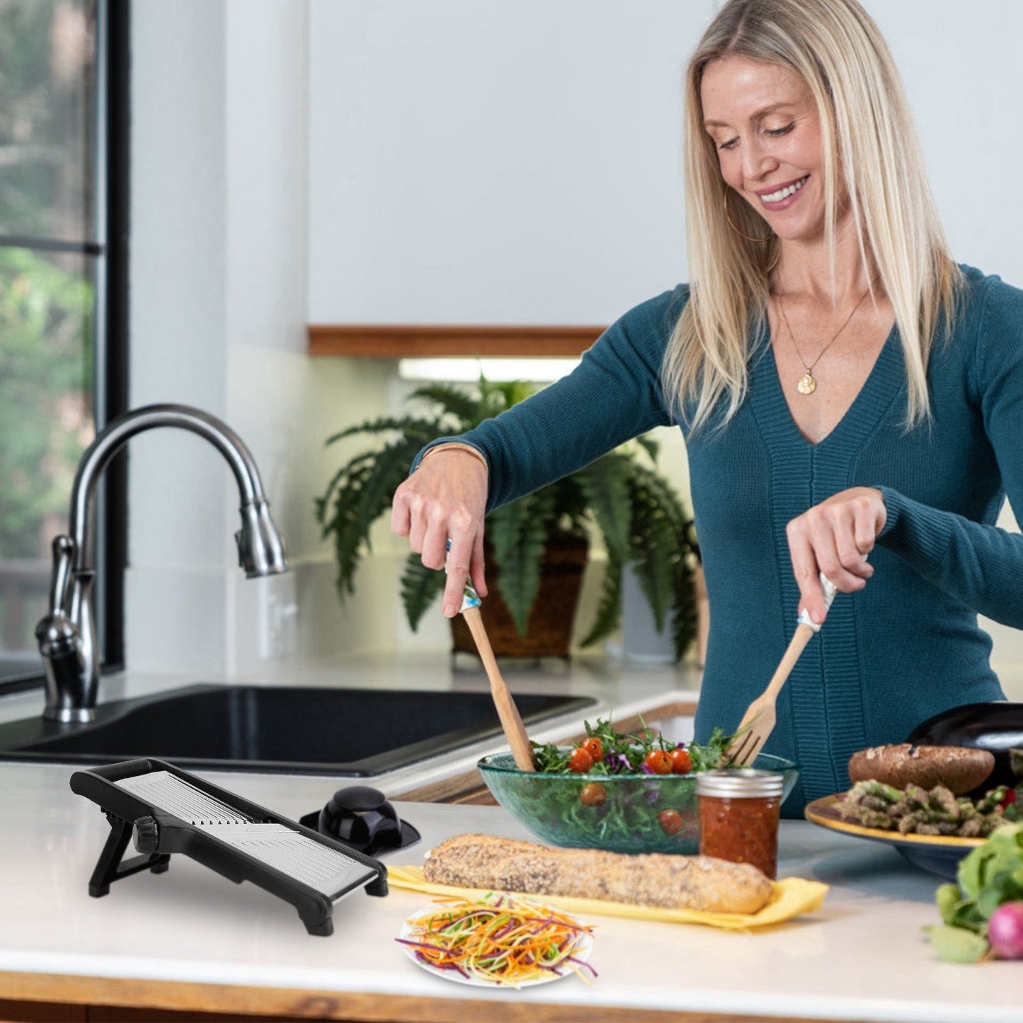 Mandoline Food Slicer Stainless Steel Food Cutter Vegetable Fruit Chopper Grater Peeler Kitchen Julienne Slicer with 5 Adjustable Blades Food Holder