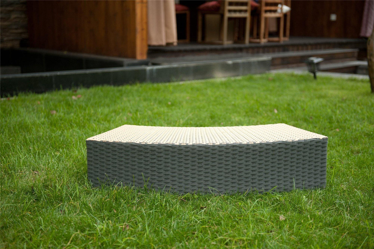 Wicker Step for Round Spa