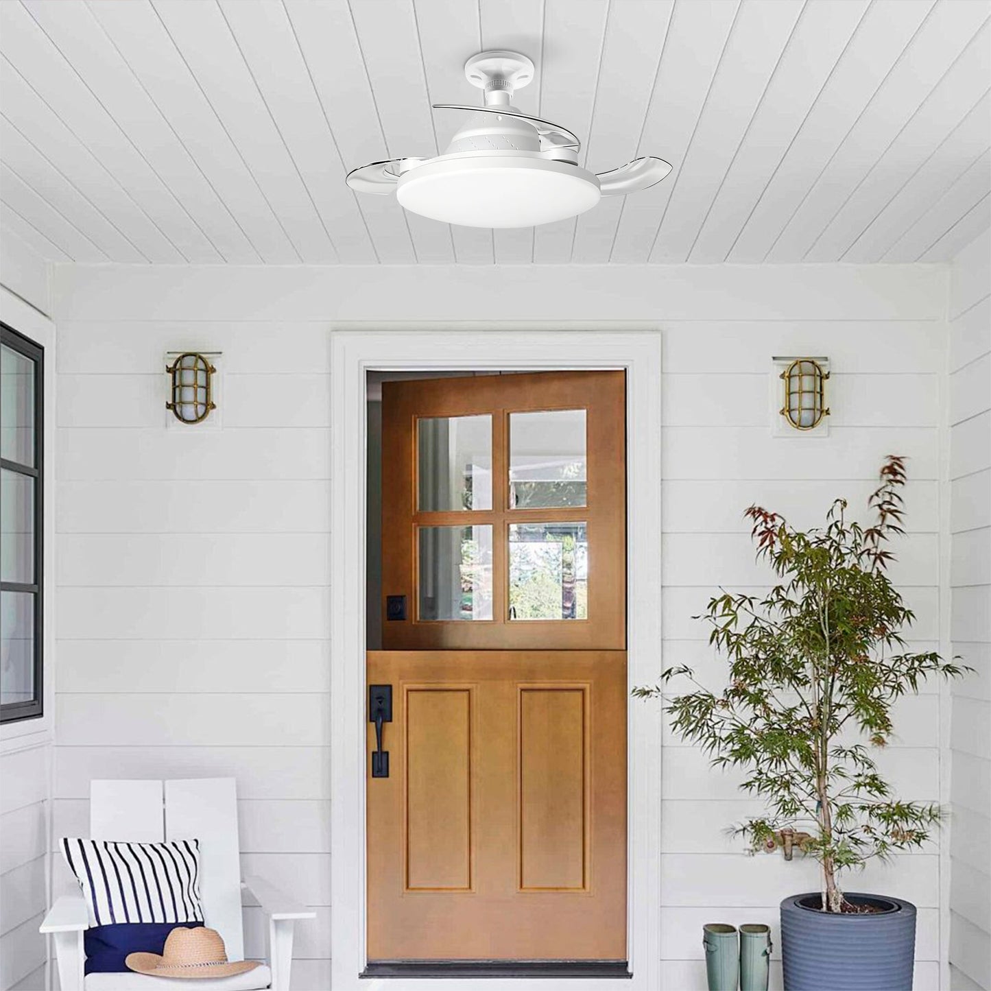 Bulb-Type Small Size Ceiling Fan With Retractable Blades