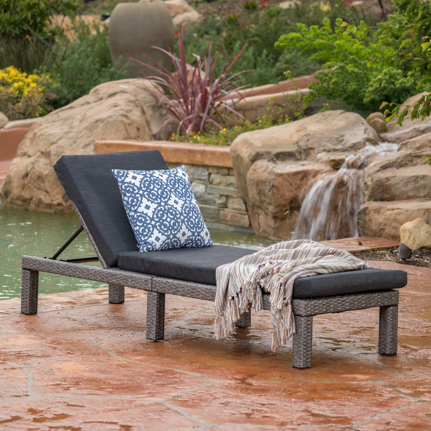 Puerta KD Chaise Lounge, Mixed