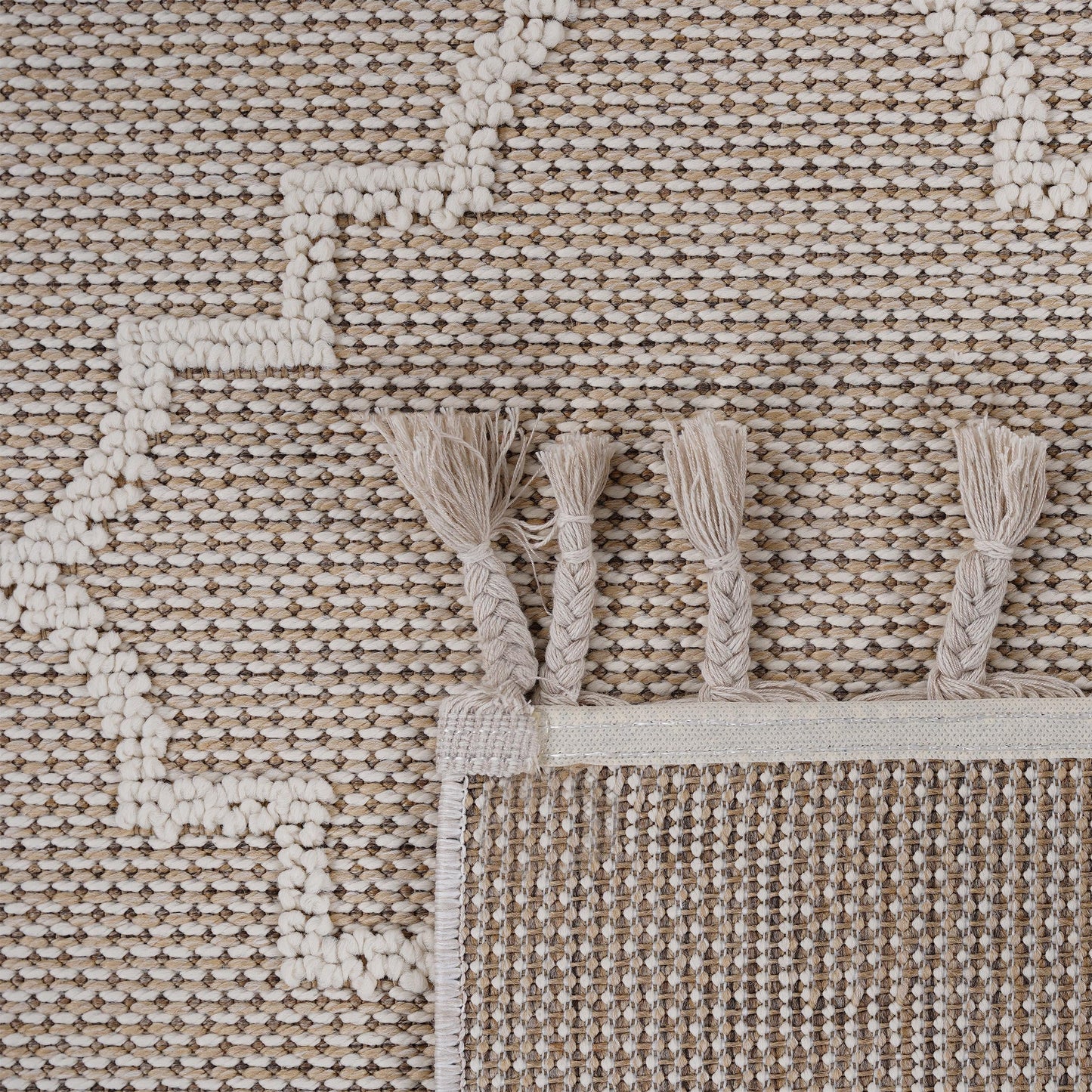 Guros Collection 4' x 6' Area Rug