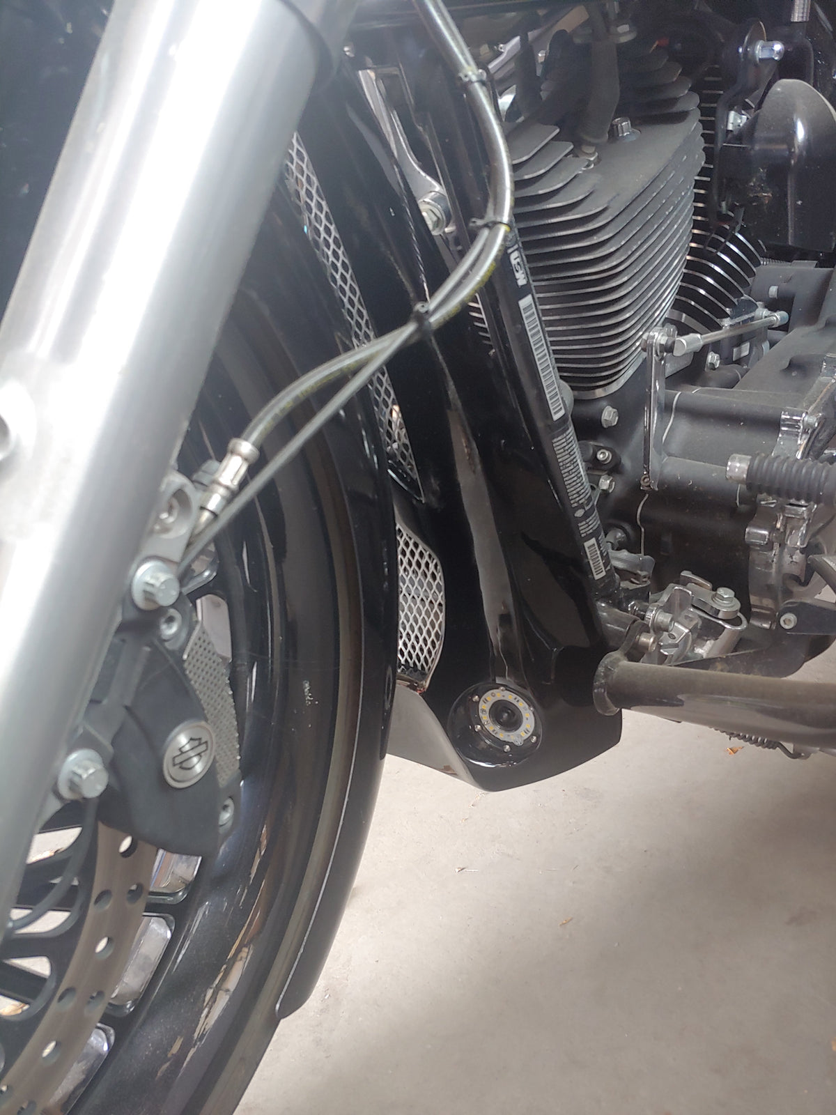00-2020 Harley chin spoiler NON RAKED