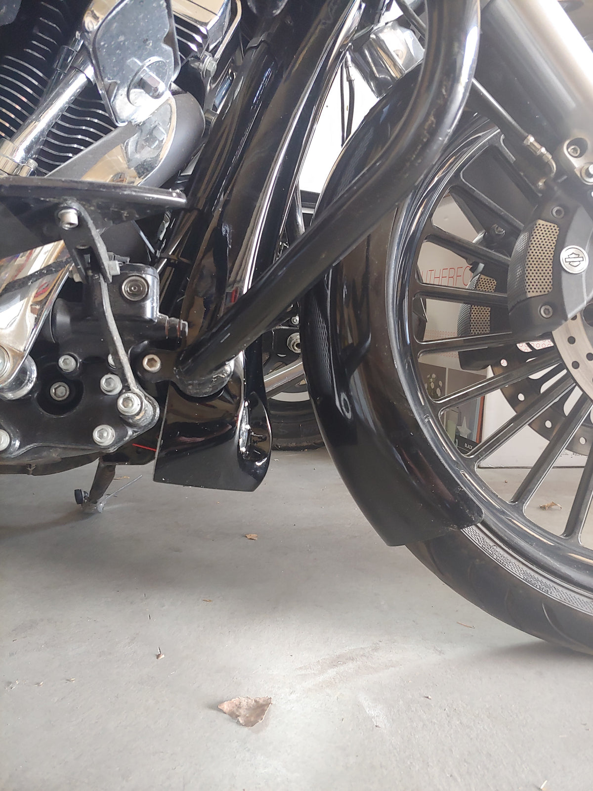 00-2020 Harley chin spoiler NON RAKED