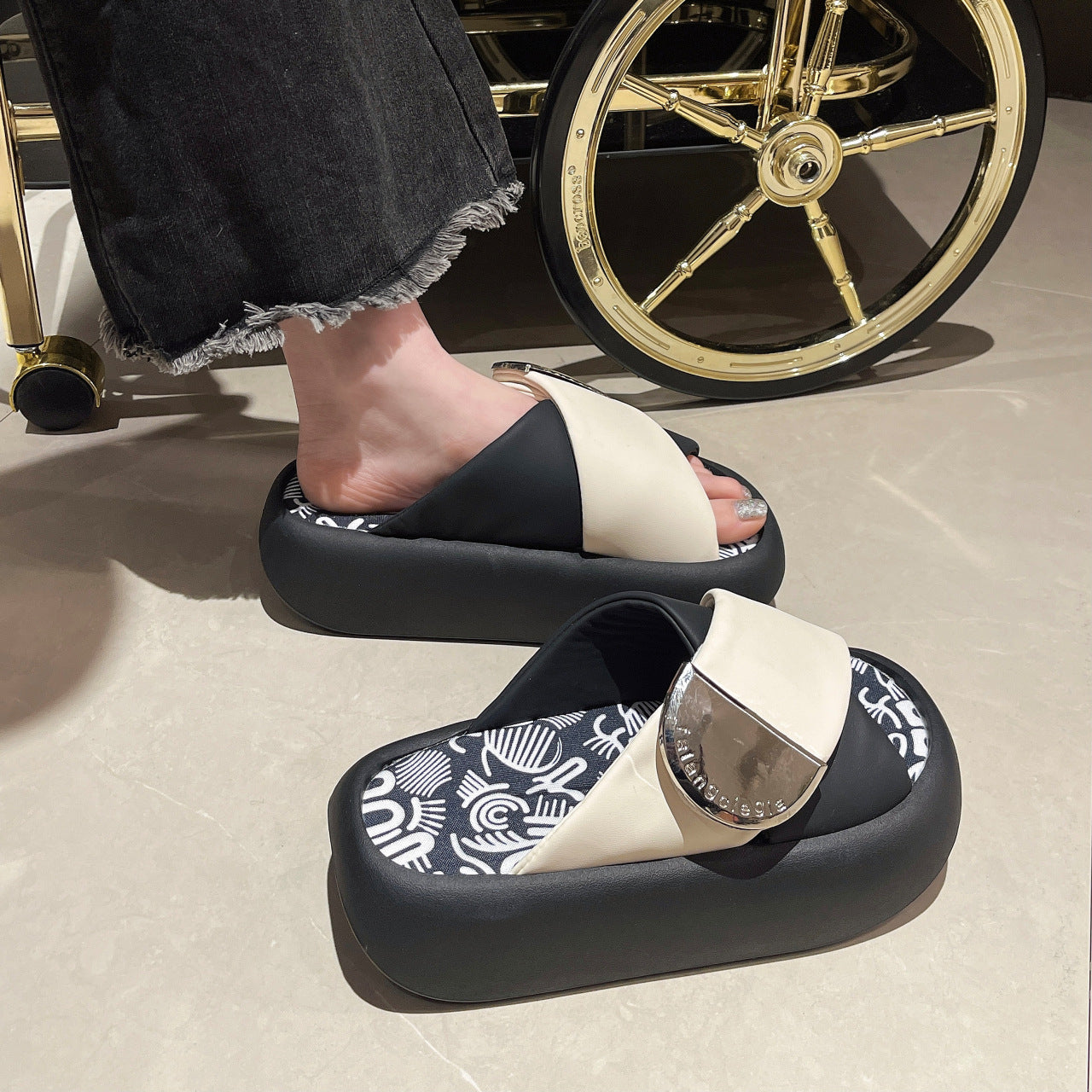 Exotic-style Casual Thick-soled Slippers For Women