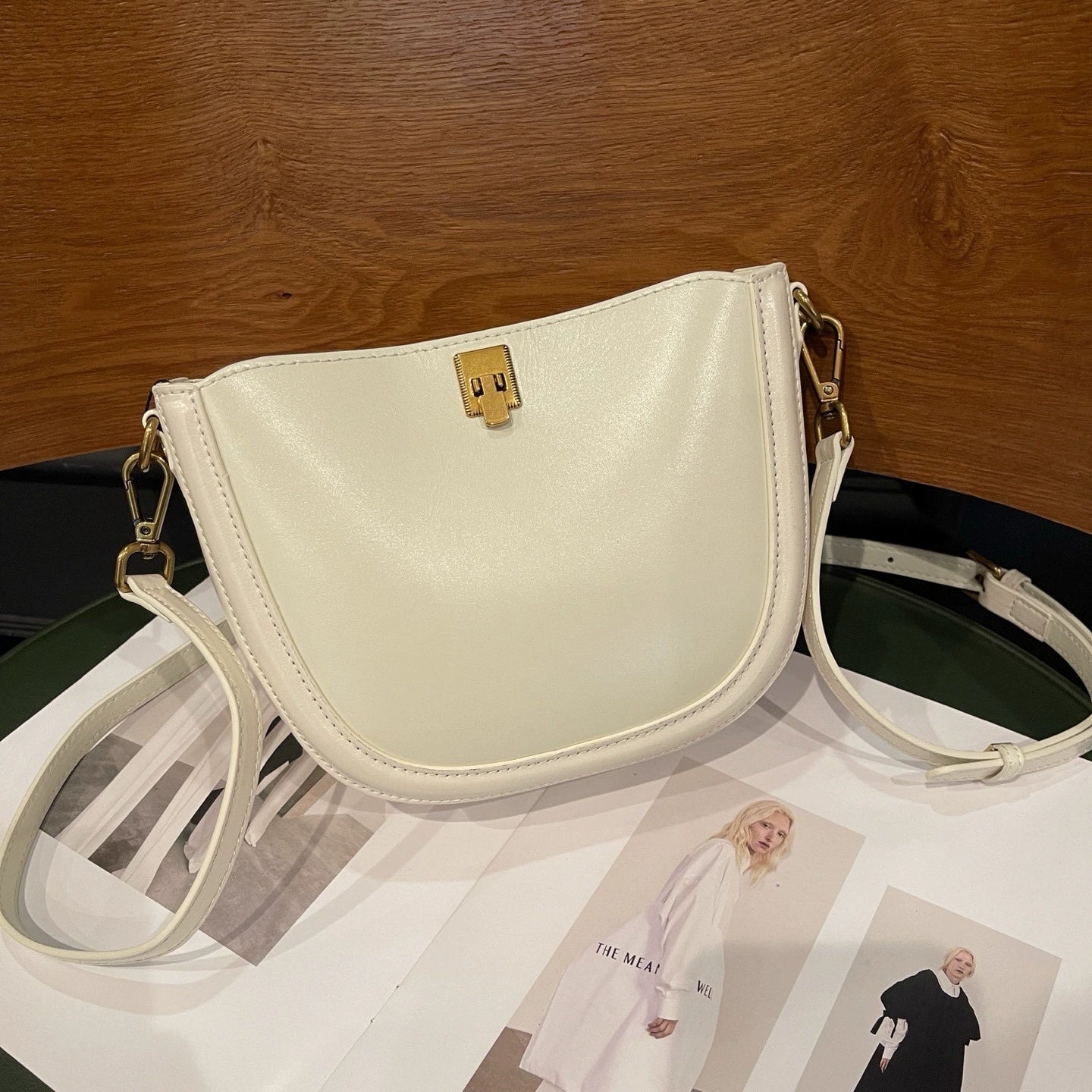 New Genuine Leather Saddle Bag, Versatile Commuter Women's Bag, Single Shoulder And Crossbody, Top-grain Cowhide, Simple And Stylish Shell Bag