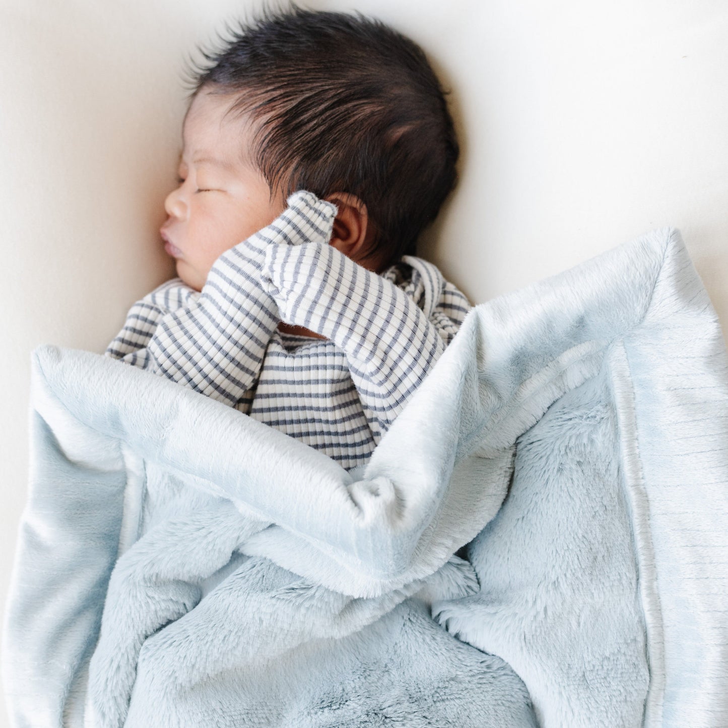 Lush Mini Blankets by Saranoni