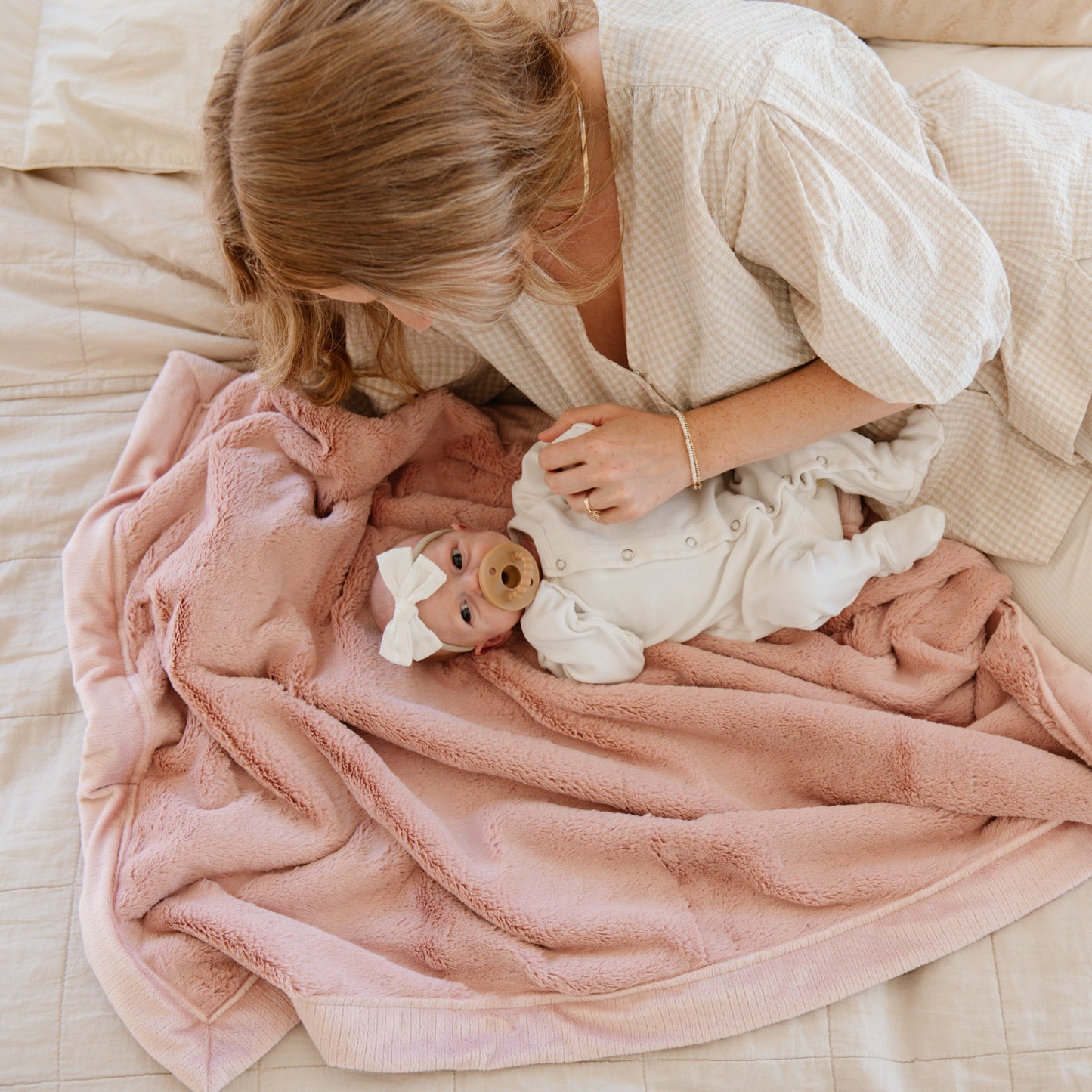 Lush Receiving Blanket 30x40 Inch by Saranoni