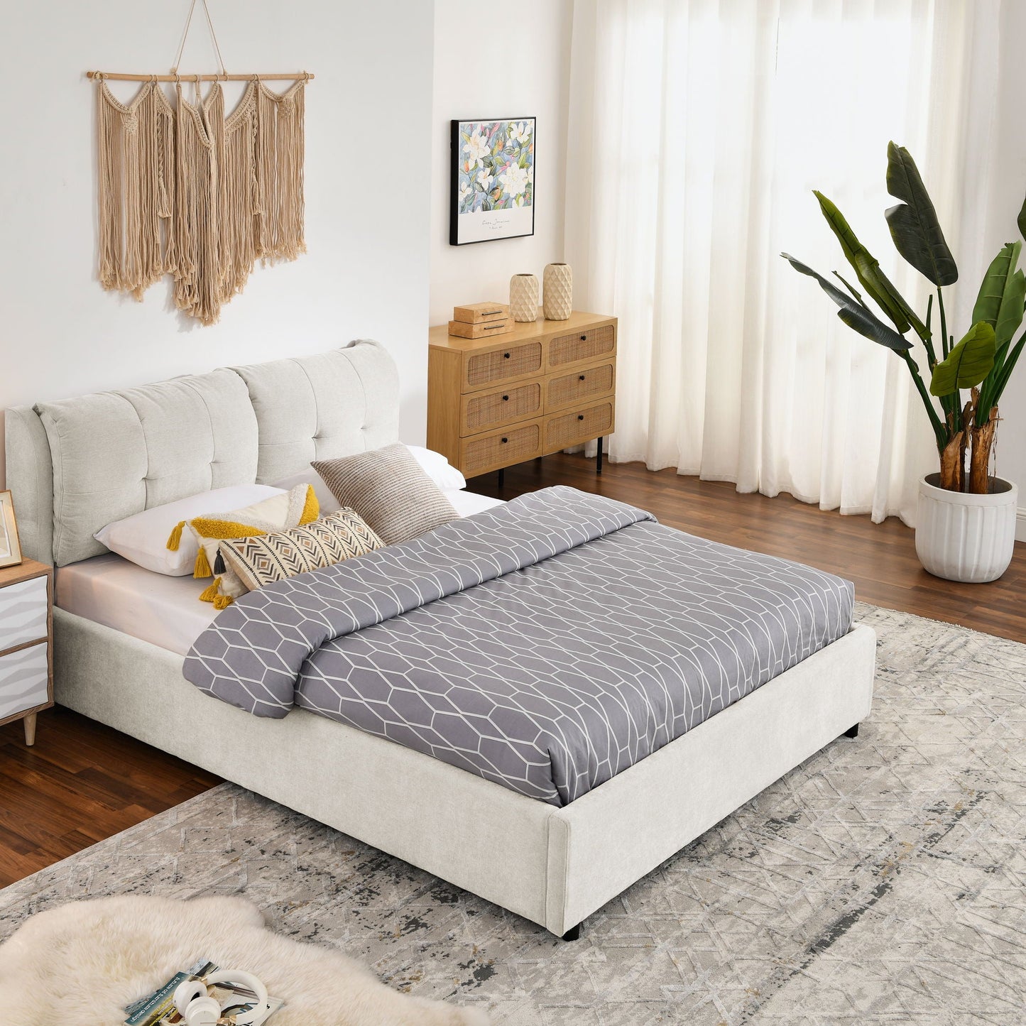 Storage Upholstered Hydraulic Platform Bed With Integrated Headboard