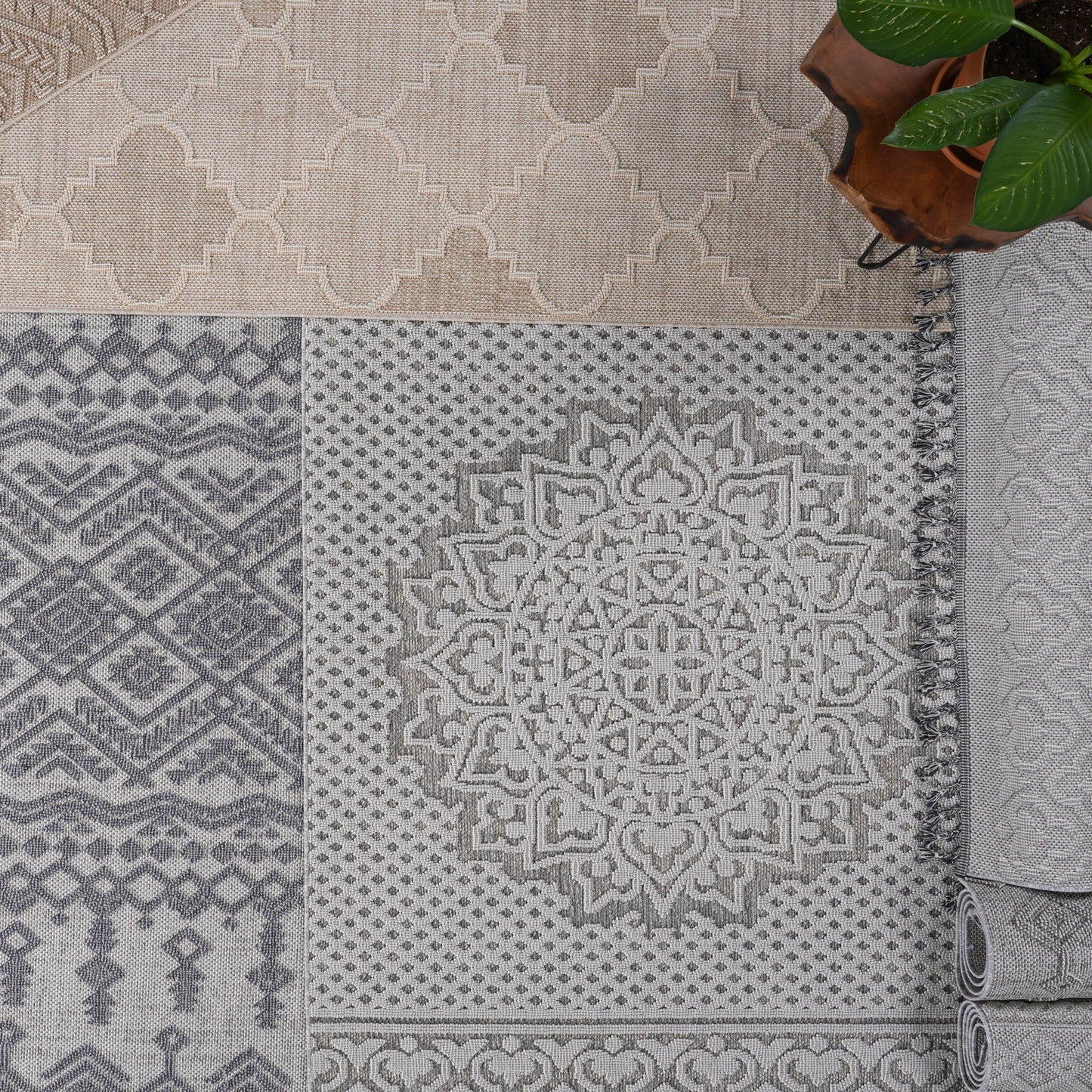 Guros - 6' X 9' Trellis Indoor / Outdoor Area Rug - Cream