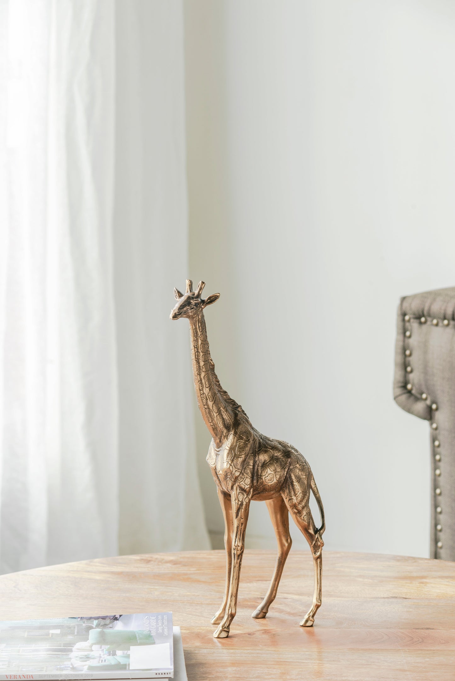 8.3x2.8x15.9" Giraffe Statuette, Animal Statue Decor