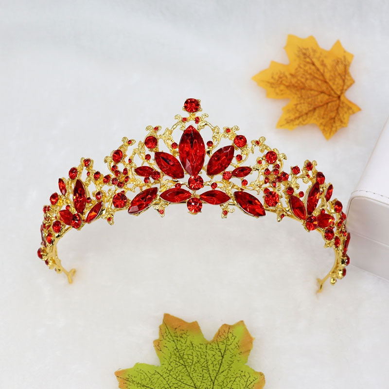 Chinese Style Golden And Red Bridal Wedding