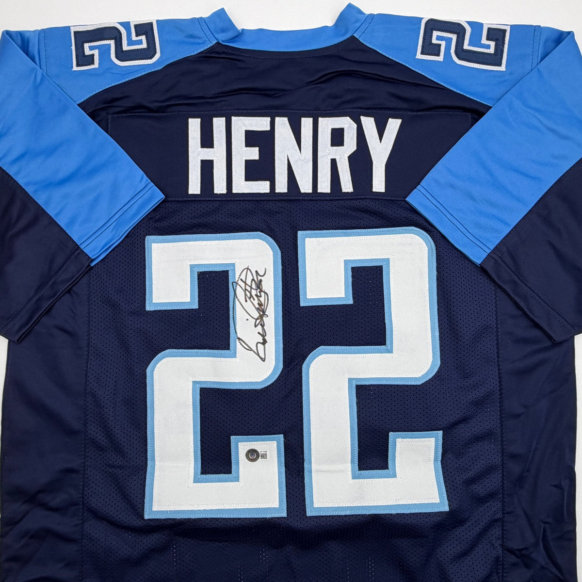 Autographed/Signed Derrick Henry Tennessee Rookie Navy Blue Football Jersey Beckett BAS COA