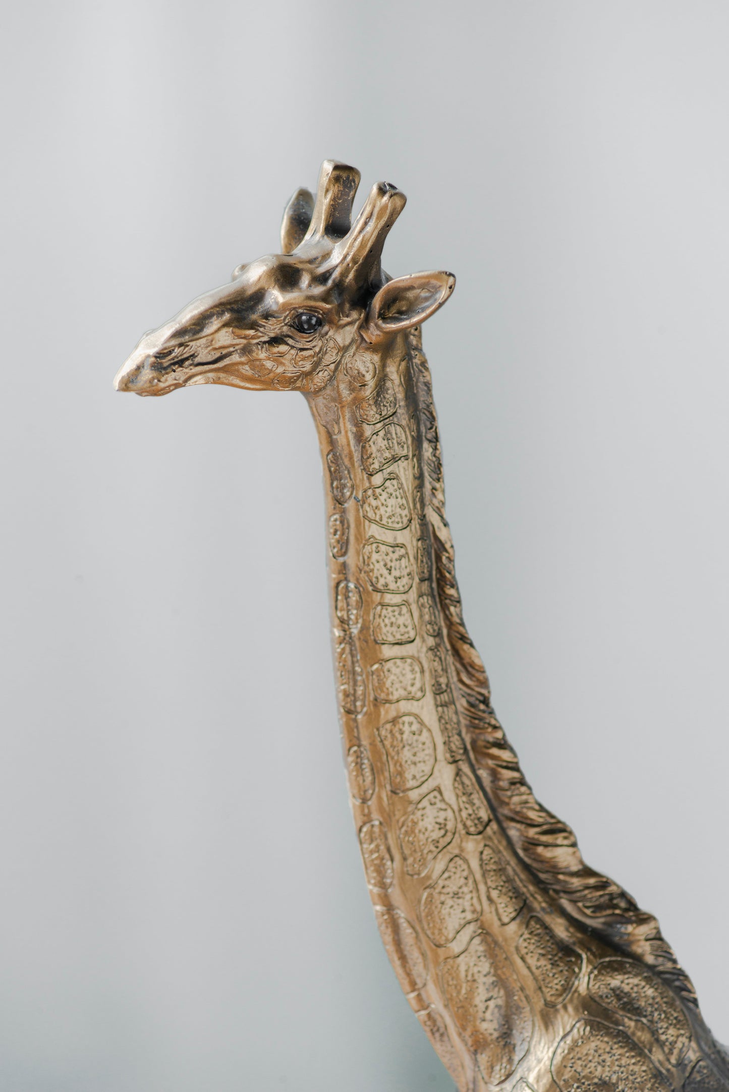8.3x2.8x15.9" Giraffe Statuette, Animal Statue Decor
