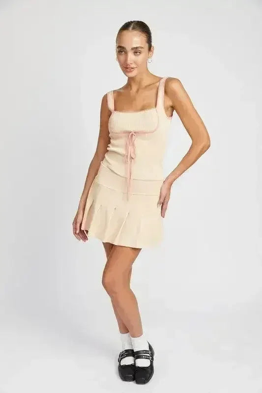 LOW WAIST PLEATED MINI SKIRT