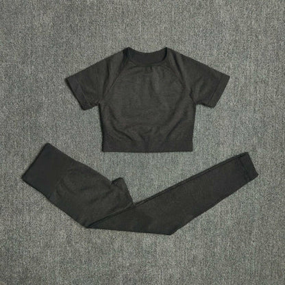 FlexFit Seamless Women’s Yoga Set: Comfort & Style