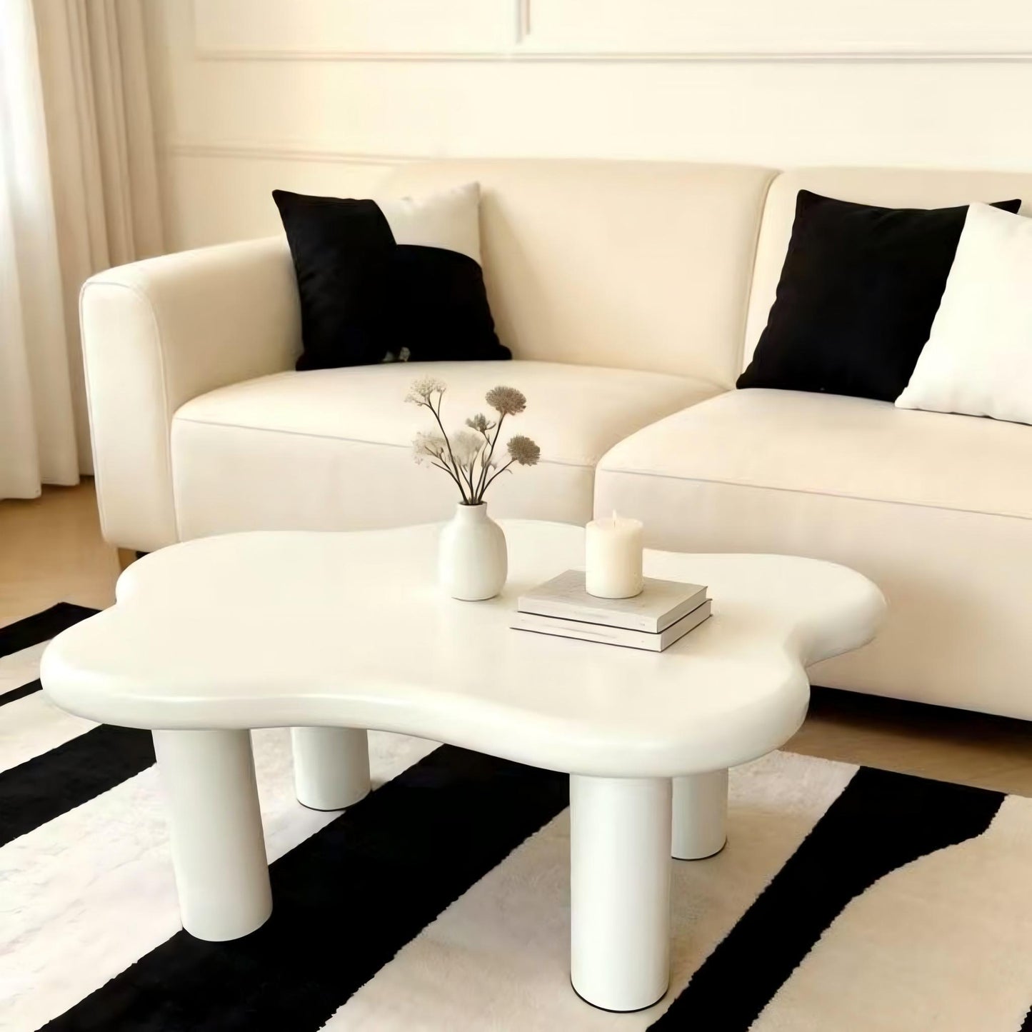 Cloud Shaped Coffee Table With 4 Round Legs