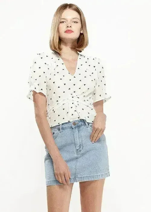 Women's Triangle Print Puff Sleeve Blouse in White triangle | Femstylo