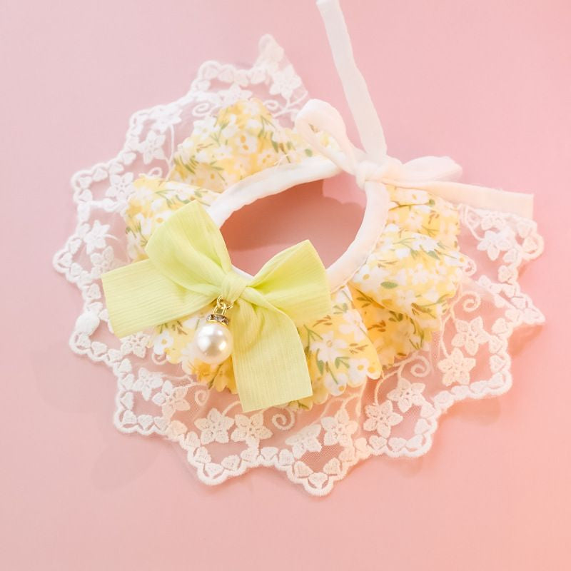 Cats Innocent Series Lace-trimmed Dog Bib