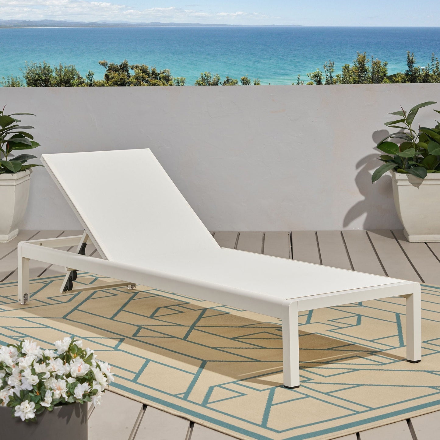 Outdoor Patio Chaise Lounge with 5 Reclining Positions