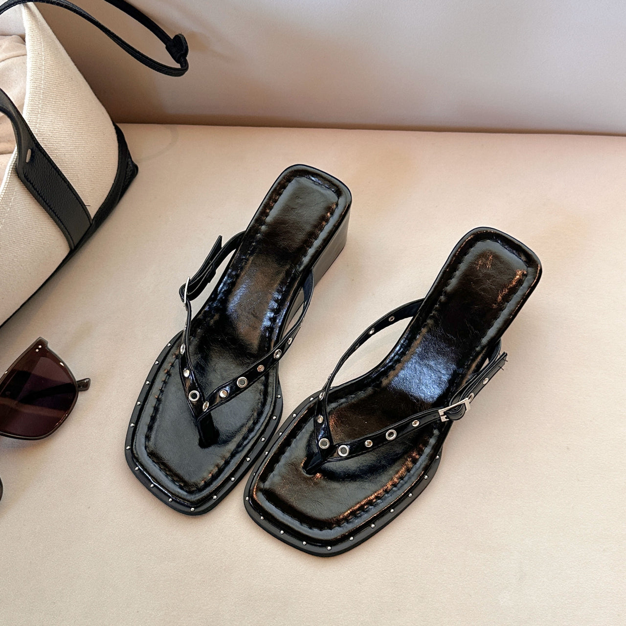 Women's Black Studded Thong Slippers, Soft Sole Casual Minimalist High Heel Flip Flops, 2026 New, Outdoor Summer Wear