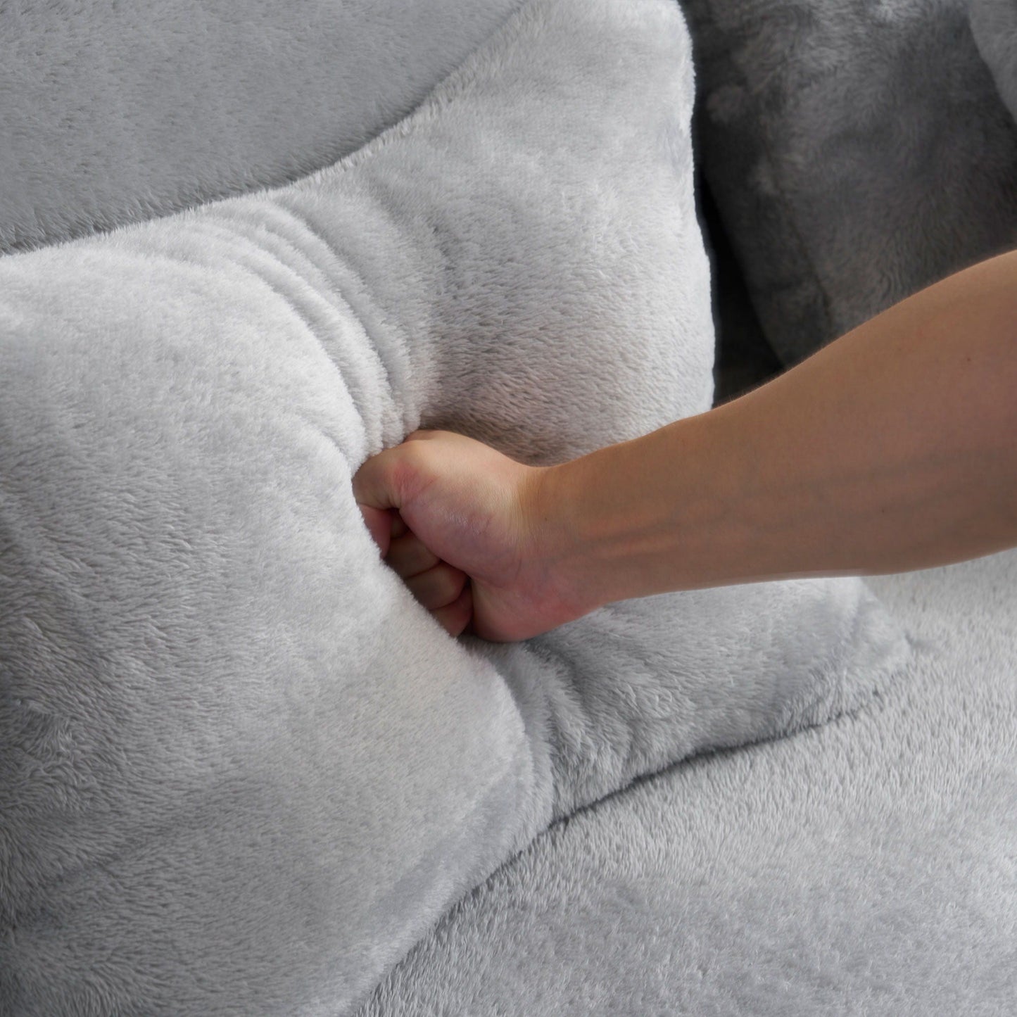 Modern Floor Sofa With 4 Pillows