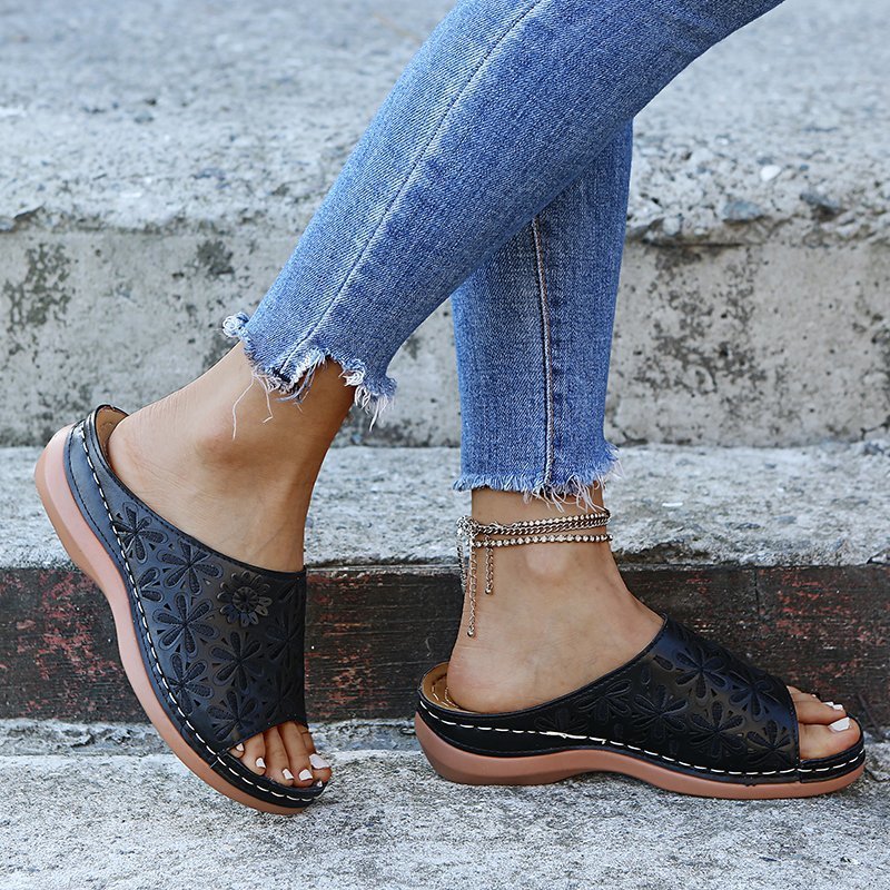 Retro Slippers Women Hollow Floral Shoes Outdoor Summer Sandals