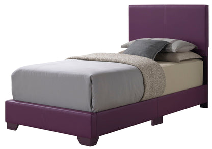 Elegant Platform Bed For Relaxed Spaces