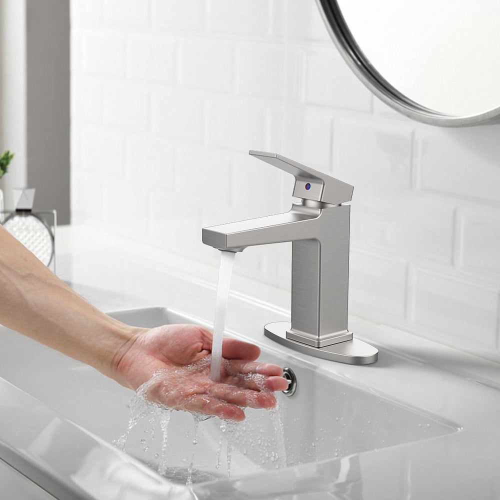 Brushed Nickel Single Handle Bathroom Faucet with Deck