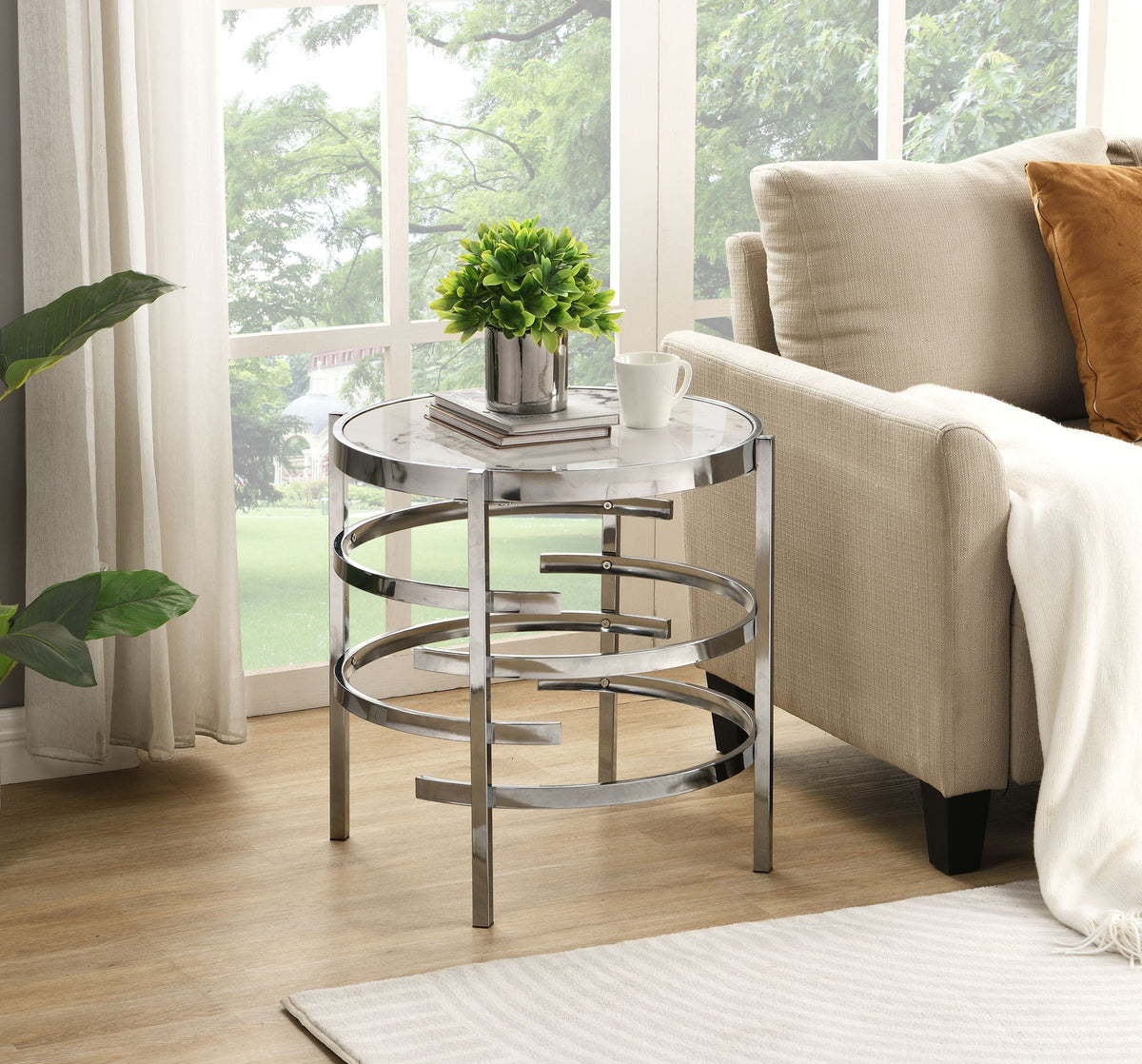 Elegant Round Table With Sintered Stone Top & Sturdy Metal Frame