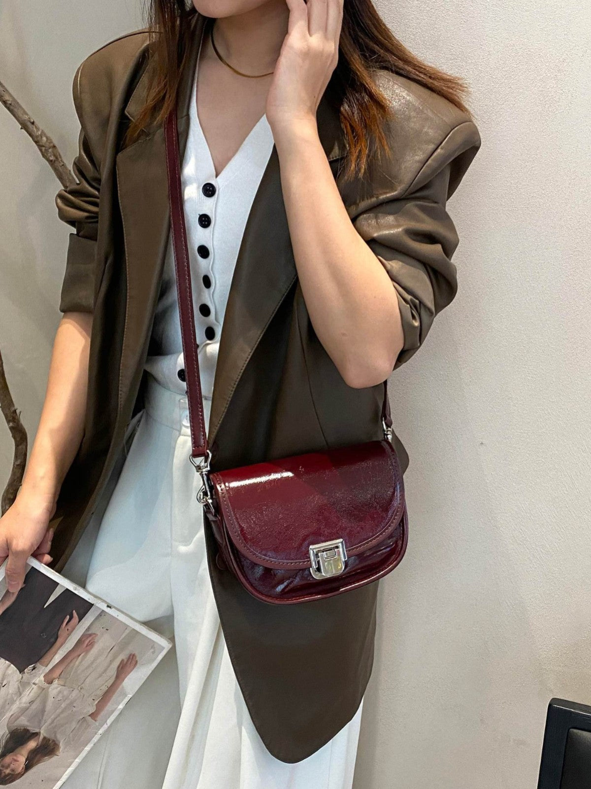 Genuine Leather Women's Bag, Light Luxury New Style, High-end Feel Saddle Bag, Genuine Leather Shoulder Bag, Oil-wax Leather Crossbody Half-moon Bag