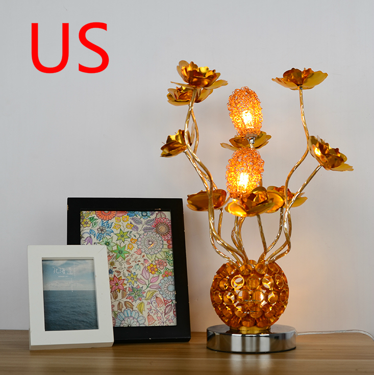 Stylish and simple modern dining table and bedside lamp
