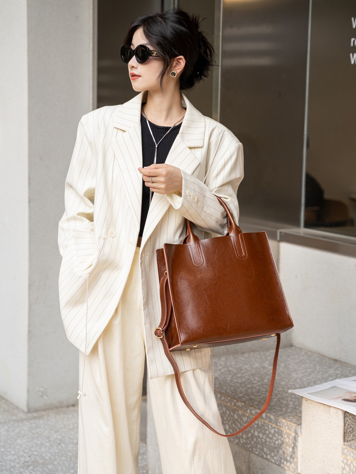 Genuine Leather Women's Bag, Cross-border Commuting, Oiled Wax Cowhide Handbag, Large Capacity Tote, Single Shoulder And Crossbody Square Bag