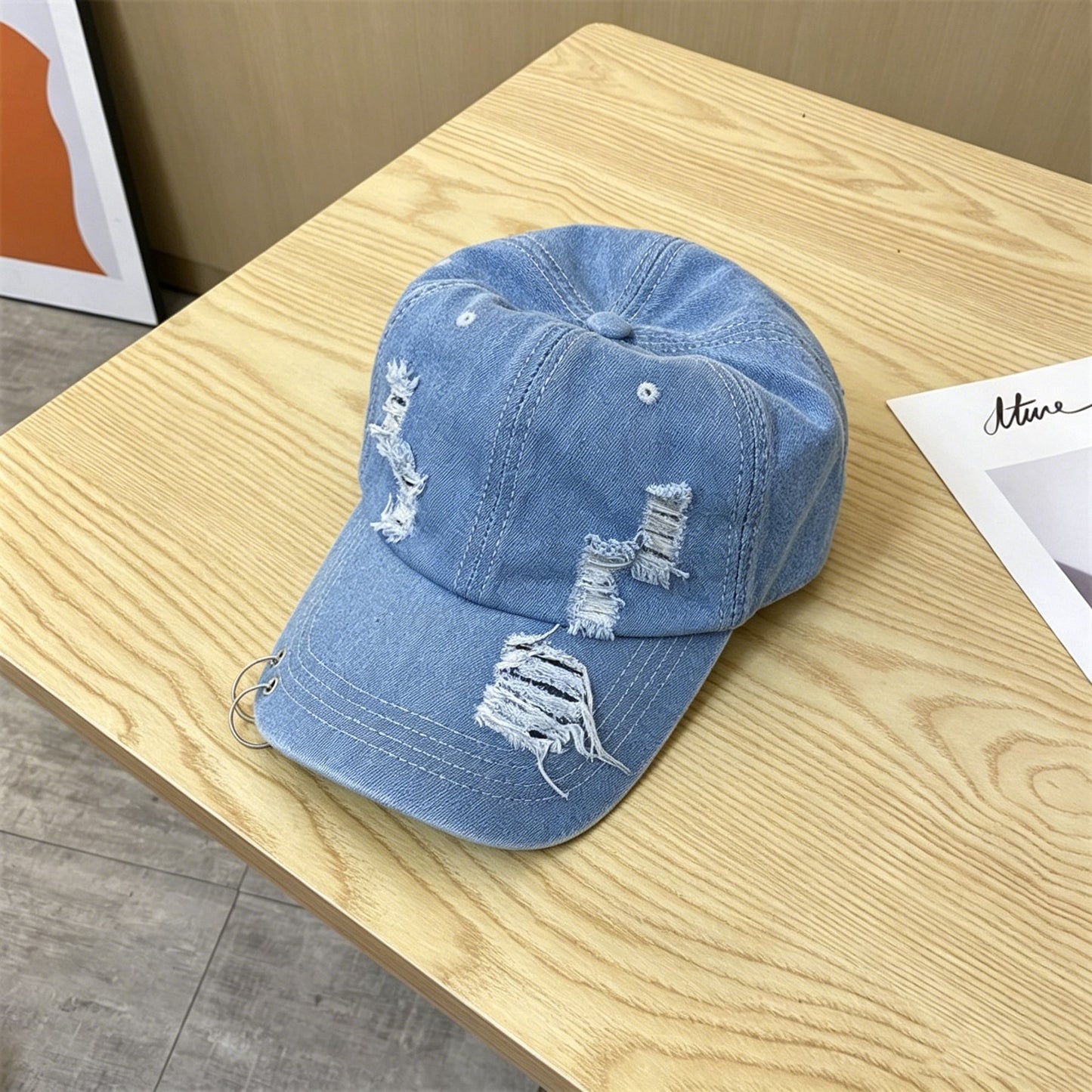 Summer Men's And Women's Denim-frayed Distressed Metal Round Ring Decorative Baseball Caps For Street Trendy Fashionistas To Show Off On The Street.
