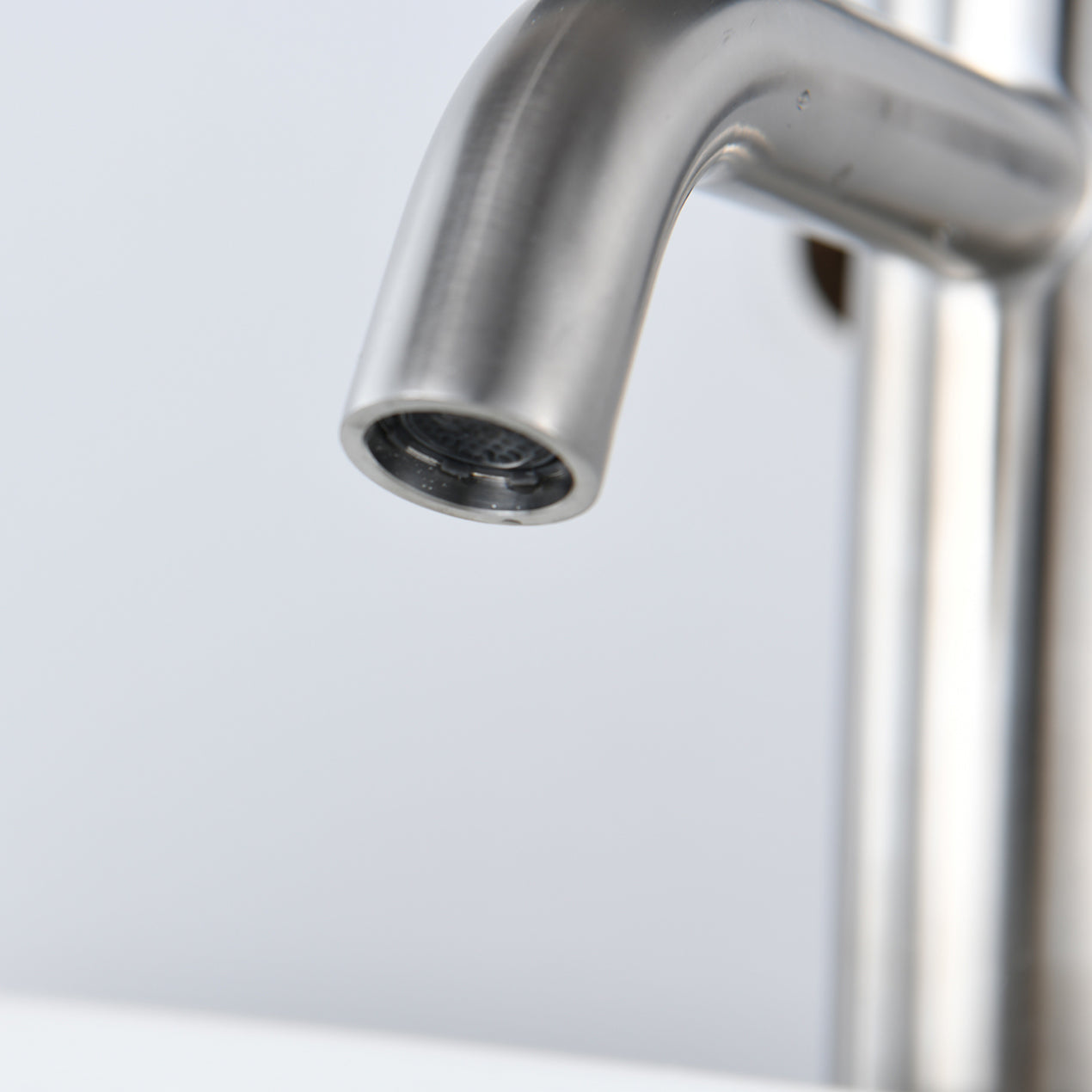 Single Hole Single Handle Bathroom Sink Faucet