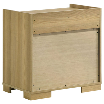 Hyland 5-piece Queen Bedroom Set Natural