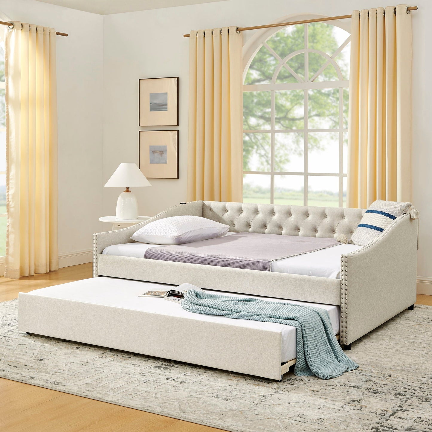 Upholstered Daybed With USB Charging & Pull Out Bed