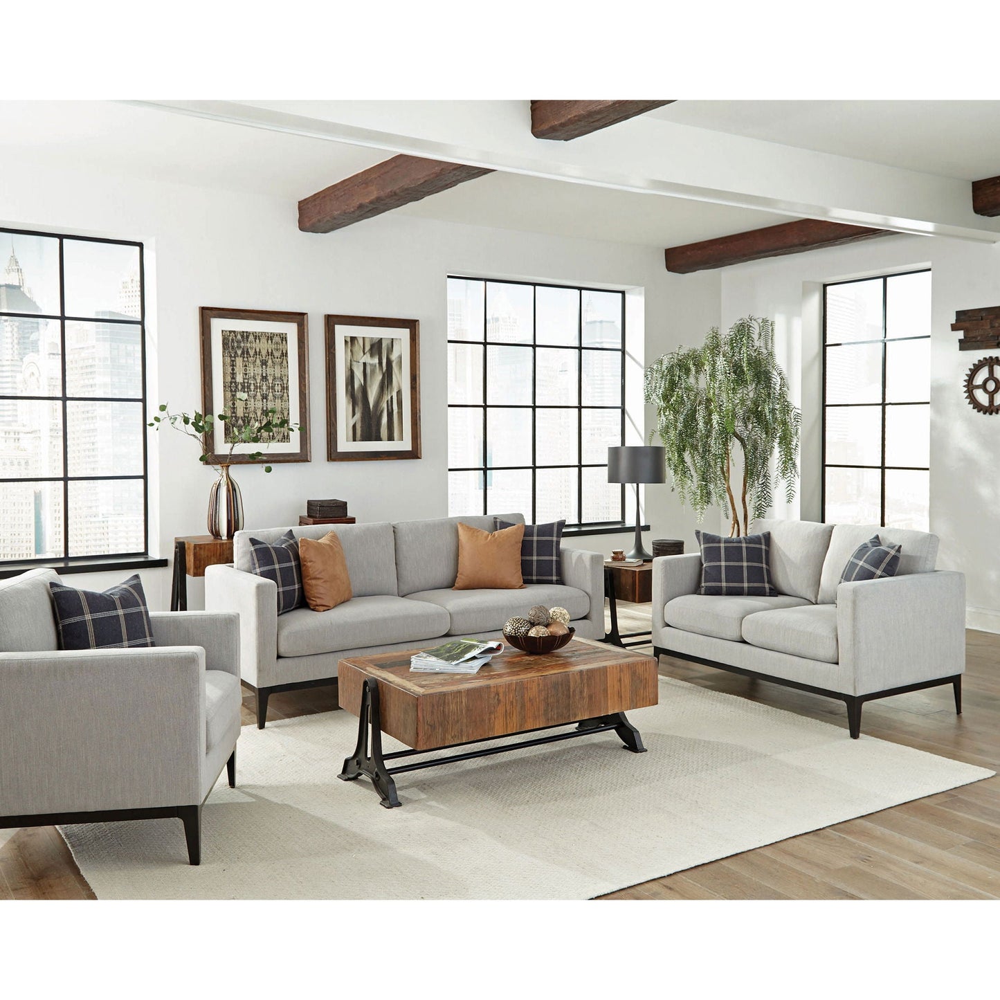 Montauk - Upholstered Sofa With Reversible Cushions - Light Gray