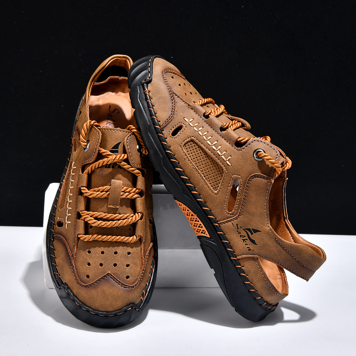Hand-sewn Casual Closed-toe Sandals