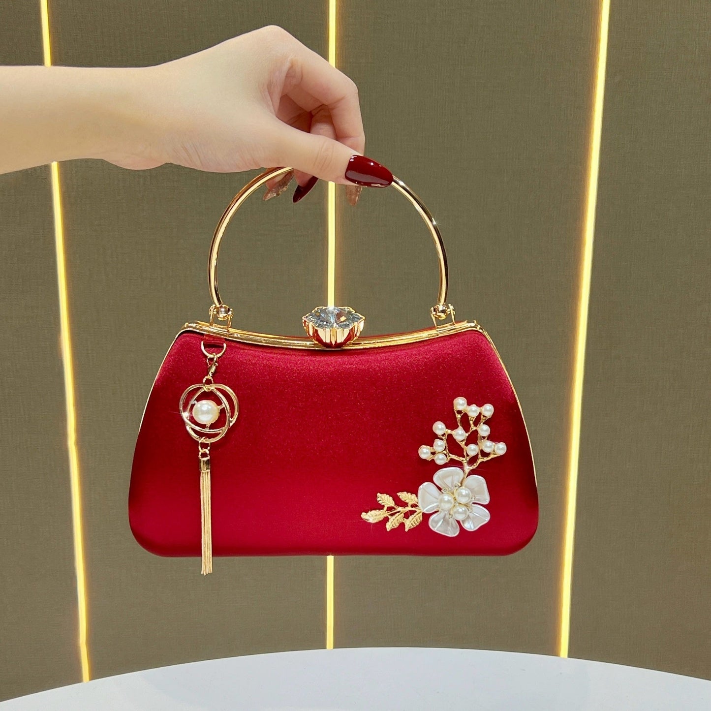 Pearl-encrusted Diamond-studded Tassel Pendant Handbag