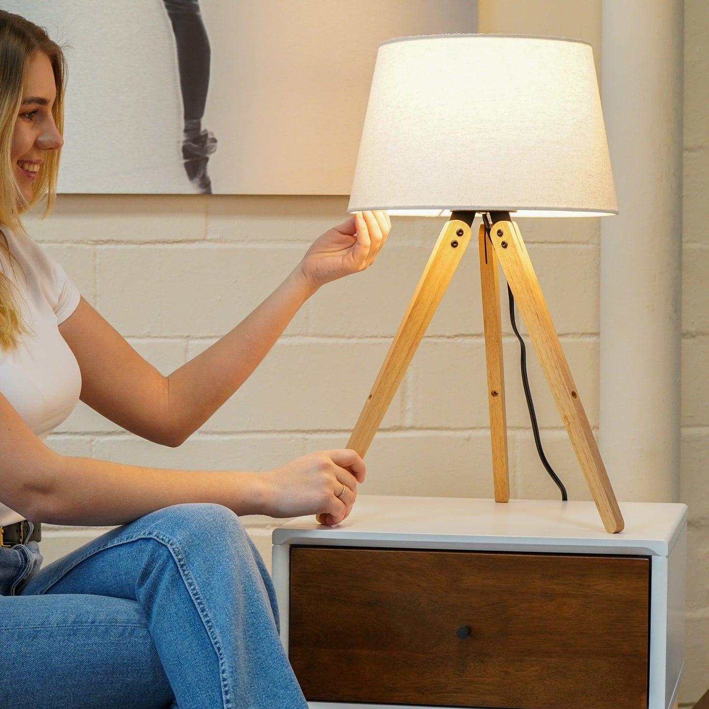 Decorative LED Desk Lamp, 3 Legged - Natural