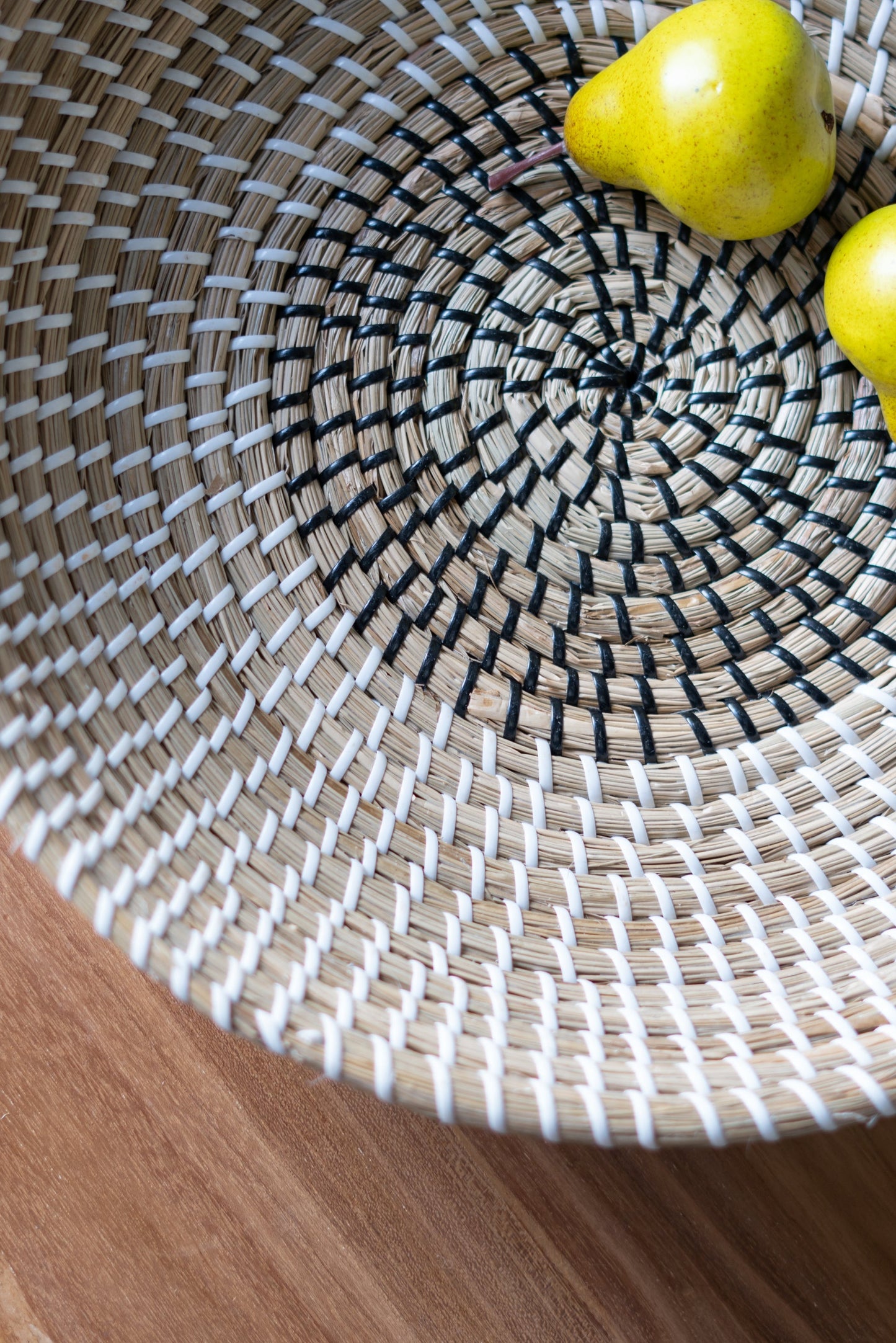S/2 Kira Woven Seagrass Bowls
