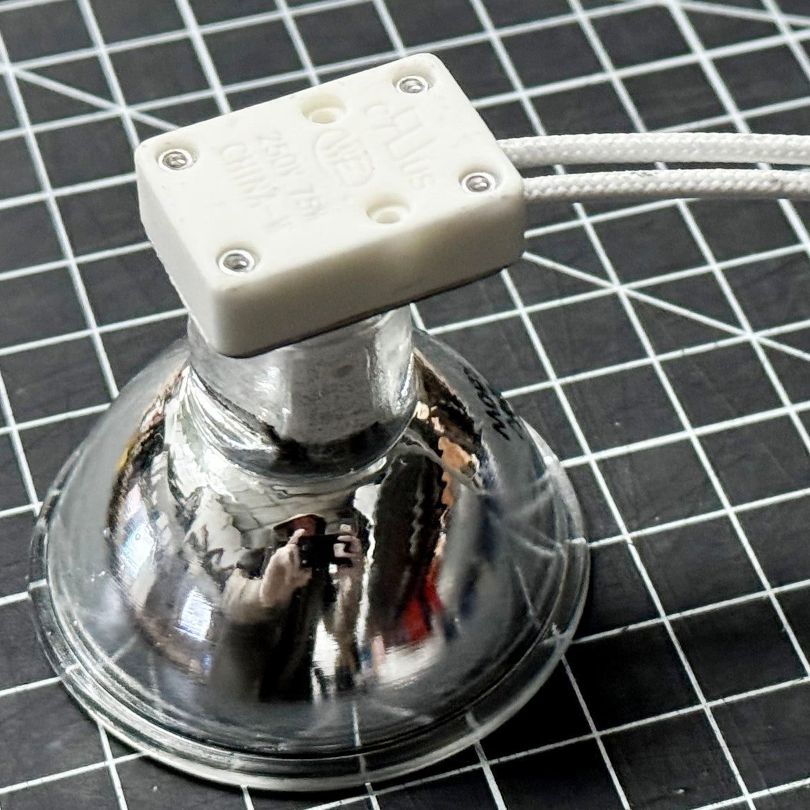 12V - 24V Miniature Infrared / Red Light MR16 Halogen IR Heating Lamp