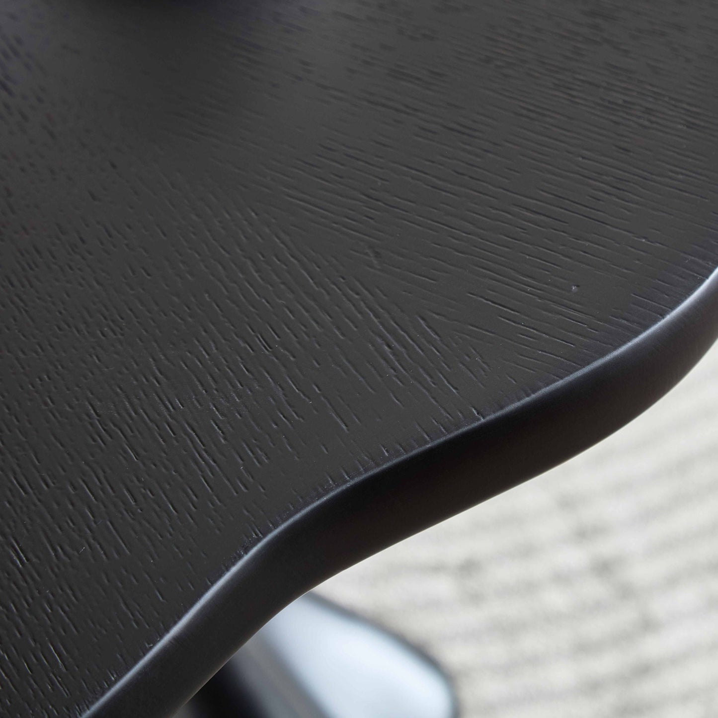 Sculptural Round Dining Table Petal Shape Root Texture For Dining Room - Black